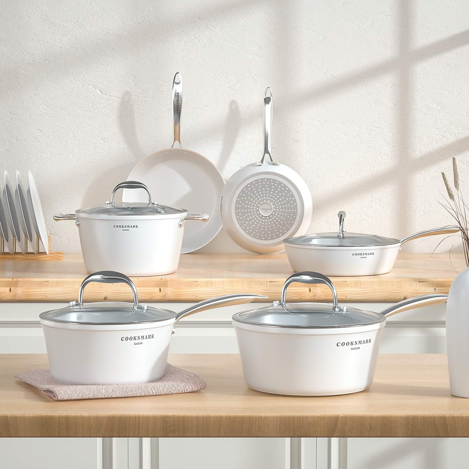 Nonstick Ceramic Cookware Set, Induction & Dishwasher Safe Scratch-Resistant Pots and Pans Set with Glass Lids 10 Pieces, White