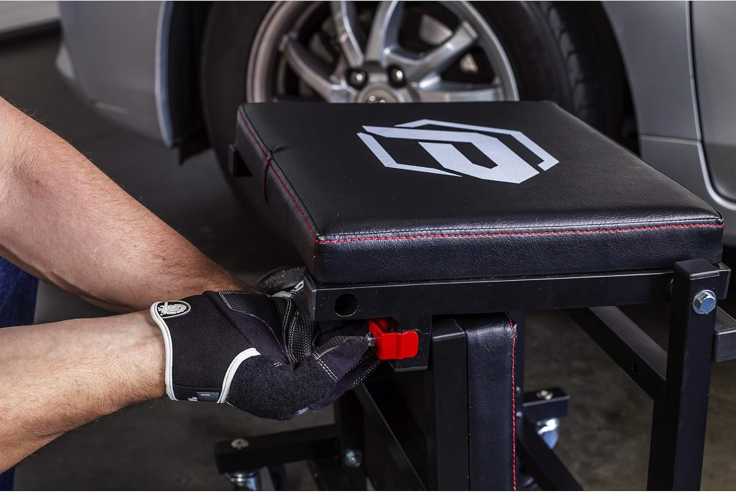 Powerbuilt 2-in-1 Rolling Creeper Seat Converts from High to Low Roller Seat, Fast, Tool-Free Conversion, Garage, Shop, Brake Jobs, Washing, Detailing, Maintenance, Thick Pad, 3-in. Casters - 240298