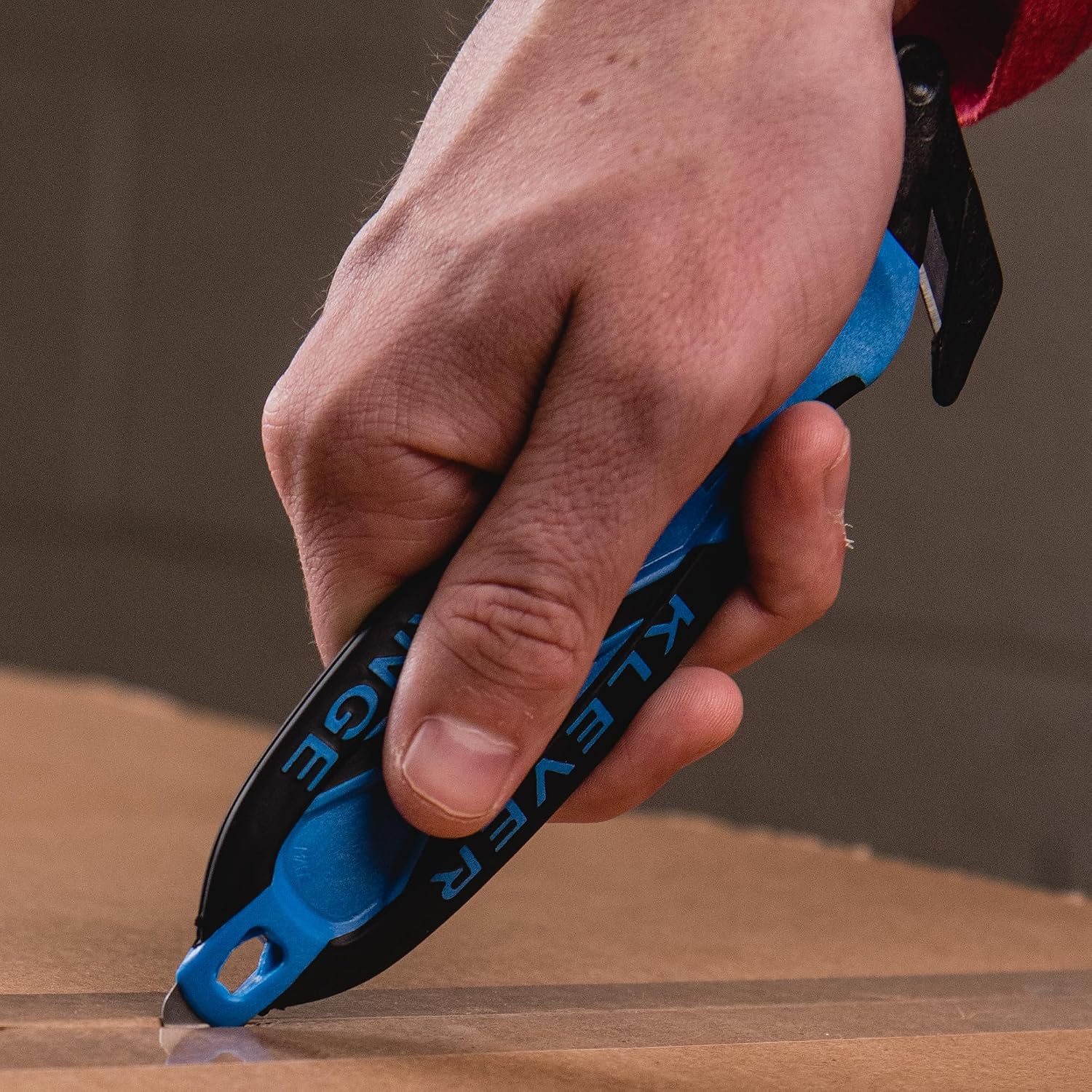 Klever XChange Box Cutter, Klever Kutter Package Opener Wide Cut Head, Ergonomic Soft Touch Handle Utility Knife, Cuts Thicker Substrates, Boxes, Film, Tape and More, Orange, 10 Pack (KCJ-XC-30G)