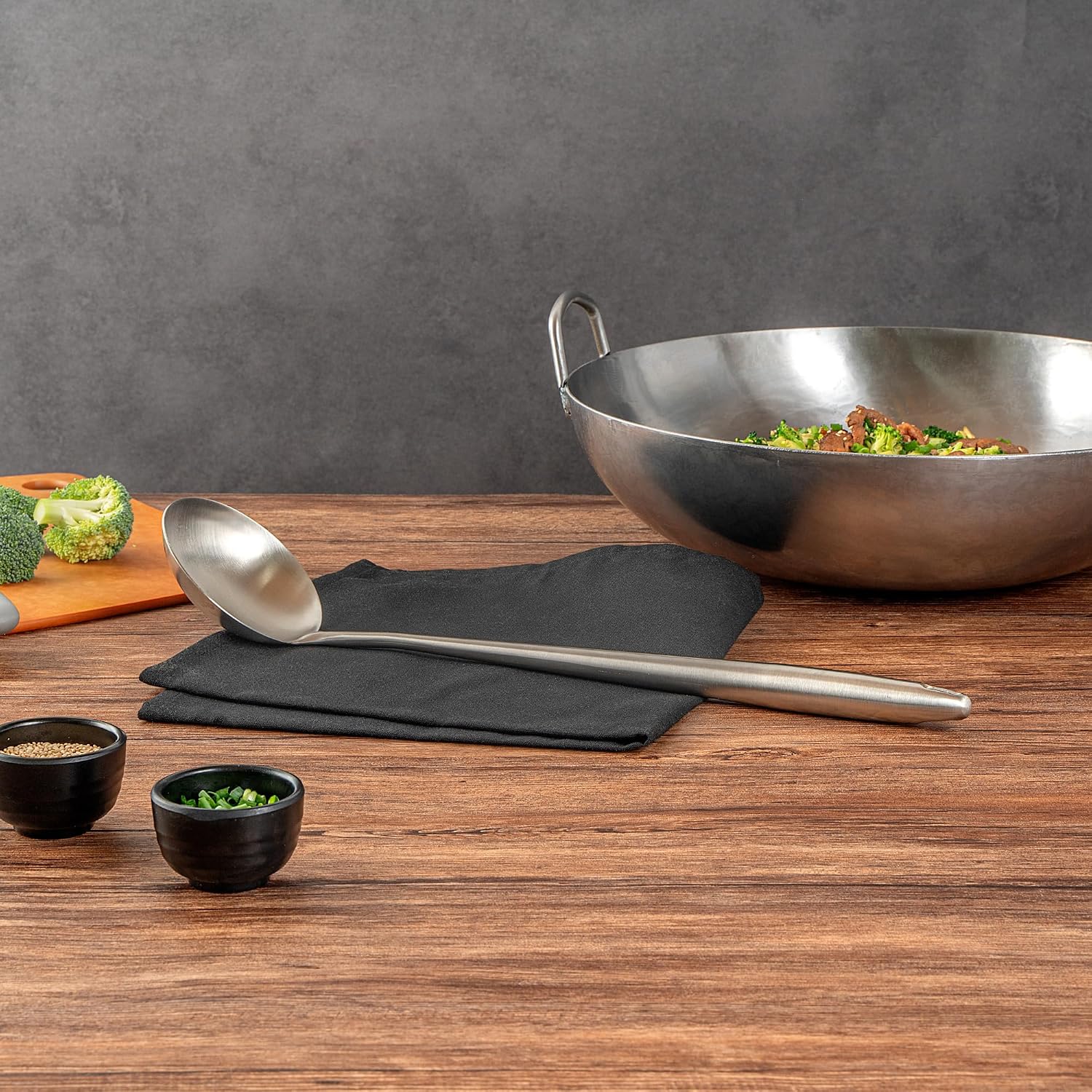 Restaurantware Stainless Steel Wok Ladle 10 Count 17 Inch Long Handle Cooking Utensil, Heat-Resistant, Dishwasher-Friendly Wok Accessory, Silver Kitchen Tool for Sauces and Soups