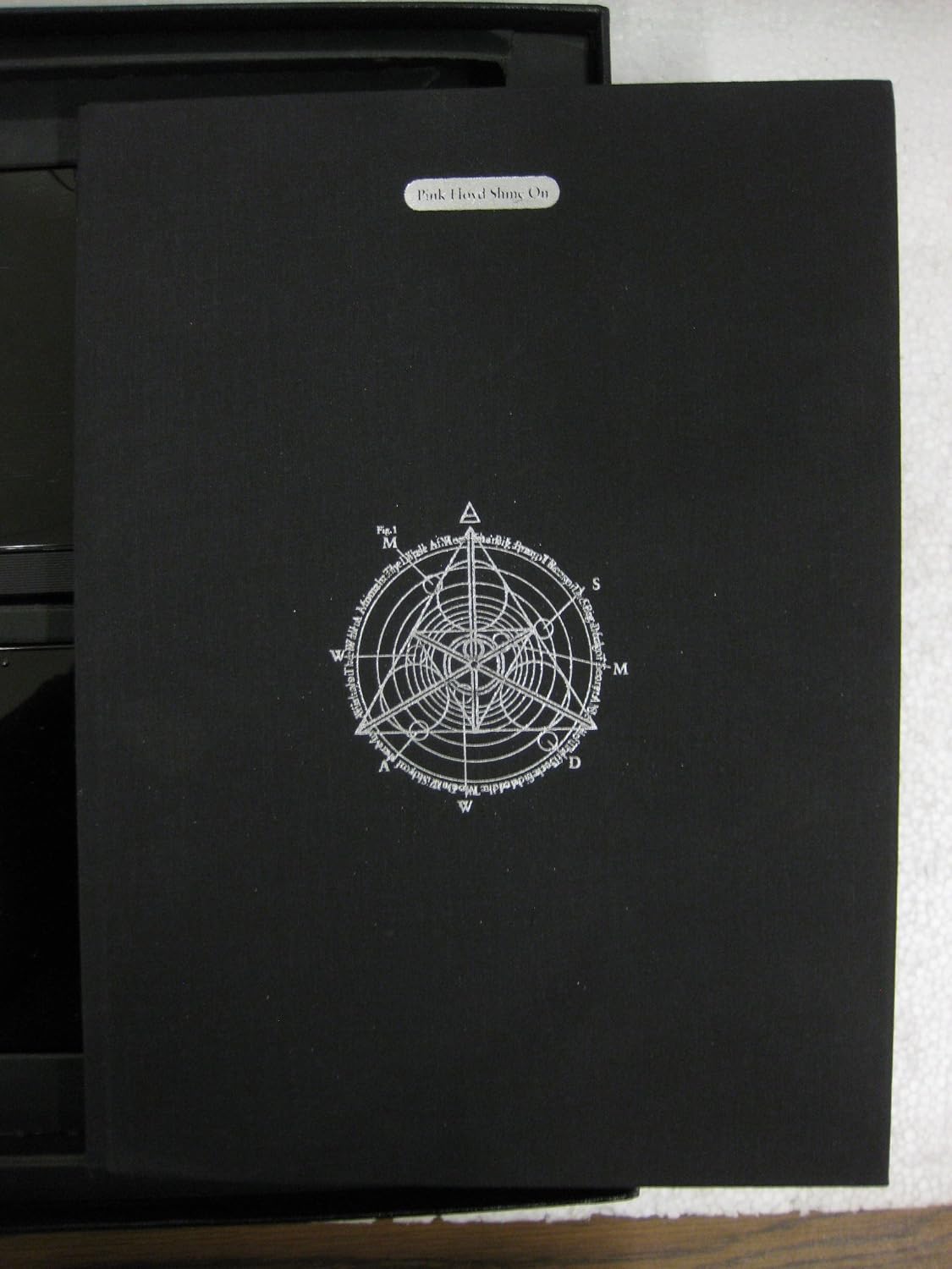 Pink Floyd Shine On US 9 CD Box Set With Hard Cover Book & Other Extras Included