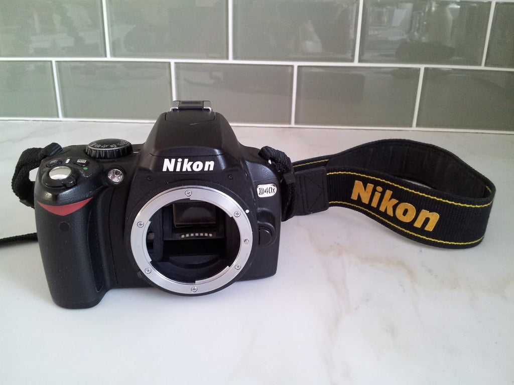 Nikon D40x 10.2MP Digital SLR Camera with 18-135mm f/3.5-5.6G ED-IF AF-S DX Zoom-Nikkor Lens