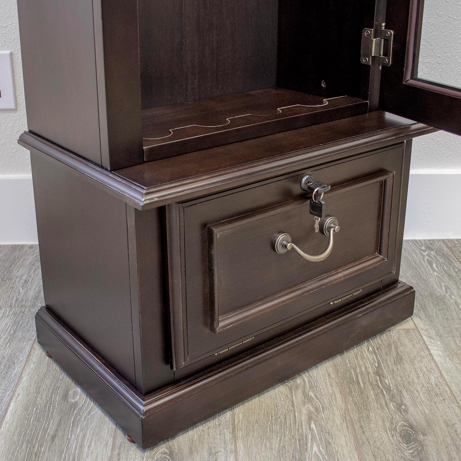 American Furniture Classics Model 650 8 Gun Cabinet with Locking Glass Door