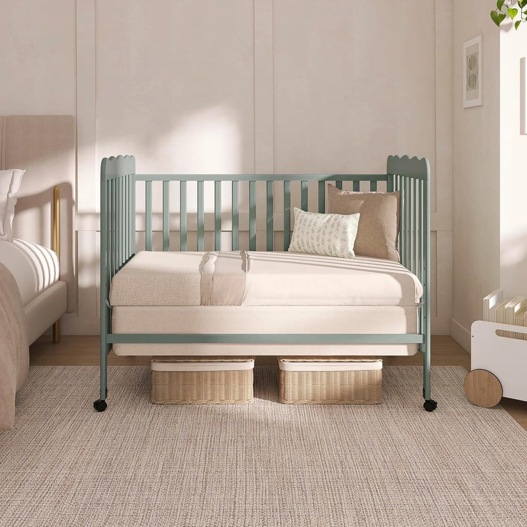Dream On Me Carson Classic 3-in-1 Convertible Full-Size Baby Crib in Meadow Green, GreenGuard Gold & BSA, 4 Mattress Heights, Converts to Day & Toddler Bed, Locking Wheels, Classic Nursery Design