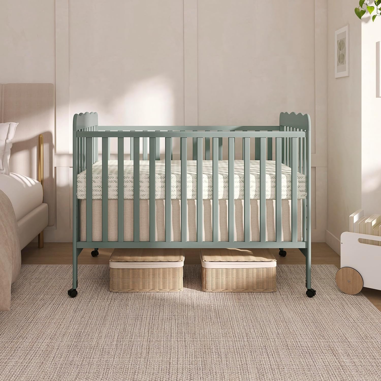 Dream On Me Carson Classic 3-in-1 Convertible Full-Size Baby Crib in Meadow Green, GreenGuard Gold & BSA, 4 Mattress Heights, Converts to Day & Toddler Bed, Locking Wheels, Classic Nursery Design