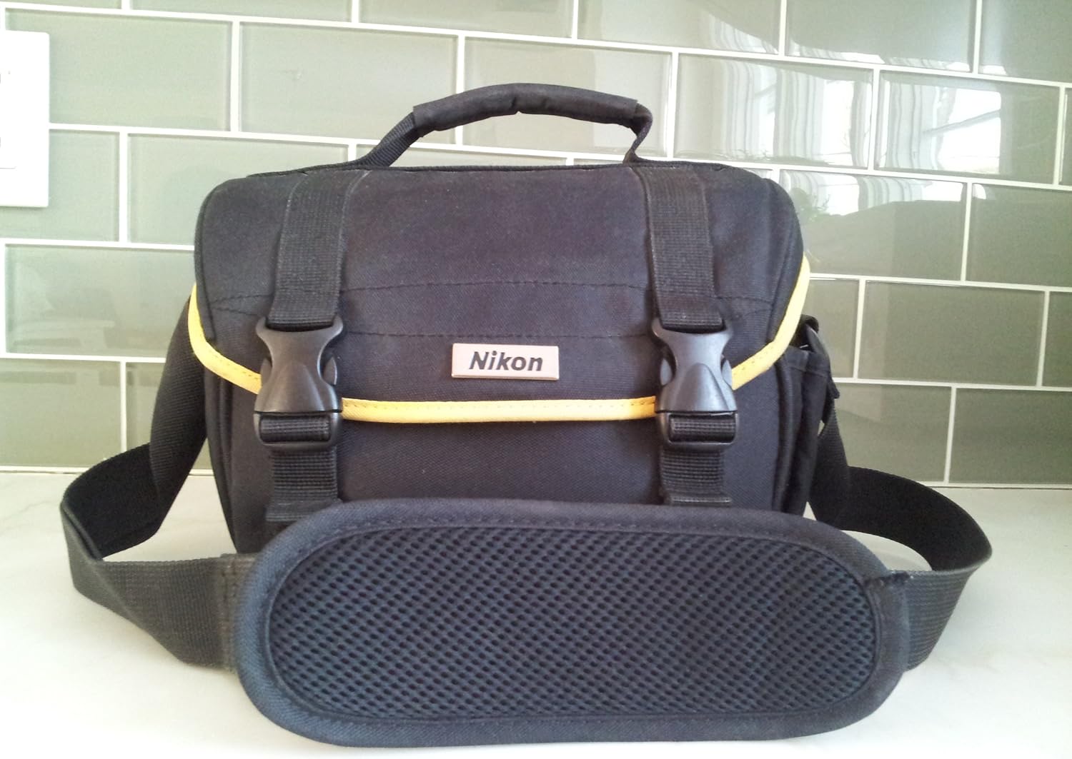 Nikon D40x 10.2MP Digital SLR Camera with 18-135mm f/3.5-5.6G ED-IF AF-S DX Zoom-Nikkor Lens