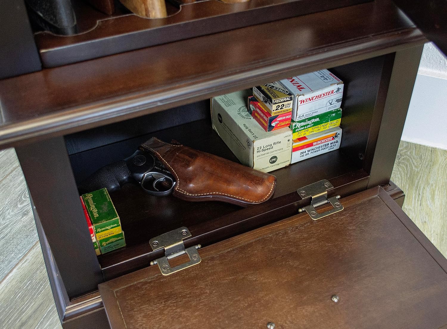 American Furniture Classics Model 650 8 Gun Cabinet with Locking Glass Door